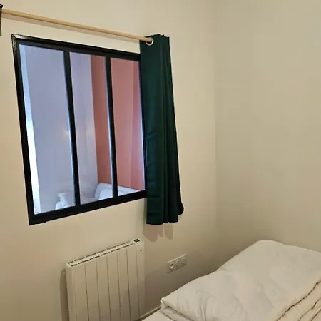 4, 5 Et 10 Personnes Renoves En Centre-ville Apartment