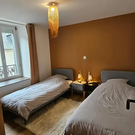 4, 5 Et 10 Personnes Renoves En Centre-ville Apartment
