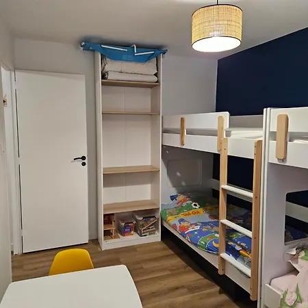 4, 5 Et 10 Personnes Renoves En Centre-ville Apartment